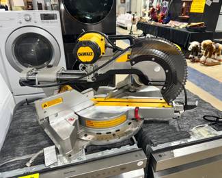 DeWalt Saw Orlando Estate Auction