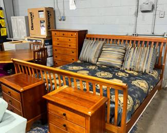 King Bed Suite Orlando Estate Auction