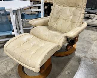Leather Chair & Ottoman Orlando