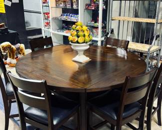 Dining Table and Chairs with two Bar Stools Orlando Estate Auction