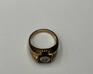 J8 - $350. Size 10. Knights of Columbus 10kt Mens Ring.