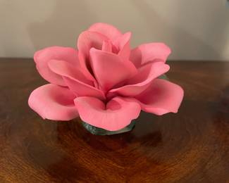 W59 - $15 Capodimonte Flower. No chips!