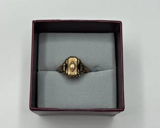 J11 - $175. Size 8. 10kt gold 1952 Class Ring.