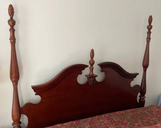 W16 - Queen Size 4 Poster Bed. 1 of the posts at the foot is broken - we have the pieces and it can be glued back in. Older - but Clean! Simmons mattress and boxspring.