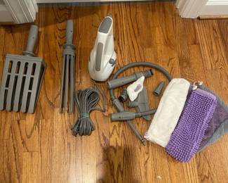 W82 - $50. Shark SC650 steam cleaner with accessories