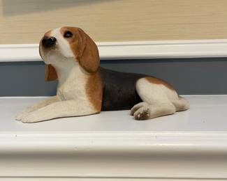 W43 - $10. Sandicast Beagle. 10" long. Has minor paint wear but no chips noted.