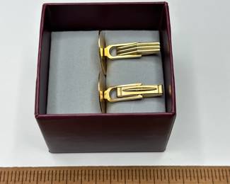 J19 - $640. 14kt gold cuff links.