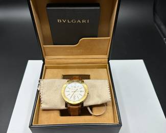 J27 - $6500. Bvlgari BB42GL Auto 18kt Mens Watch. WORKS! Some scratching on the gold case - I don't see any scratches on the crystal.