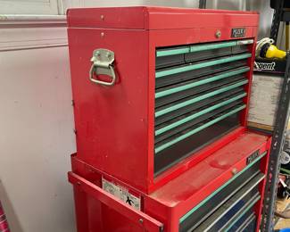 W135 - $125. Husky rolling tool box