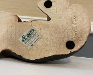 W43 - $10. Sandicast Beagle. 10" long. Has minor paint wear but no chips noted.