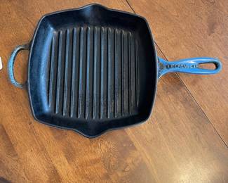 W98 - $40. Le Creuset #26 Square Griddle.