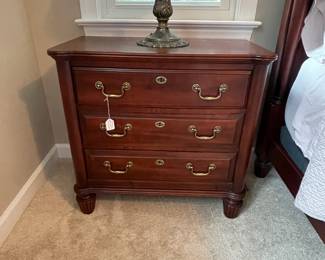 W68 - $300 PAIR. Newport Cabinet Solid Wood Furniture. Measures 32" x 17.25" deep x 30.5" tall. One has significantly more wear than the other. All drawers slide.