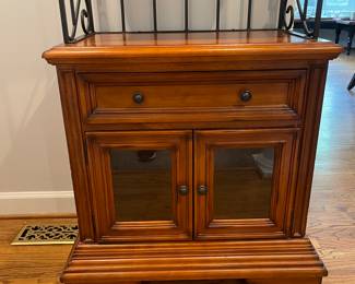 W130 - $100. Bakers Rack with storage for wine bottles & glasses. Measures 29" wide x 17" deep x 72" tall.