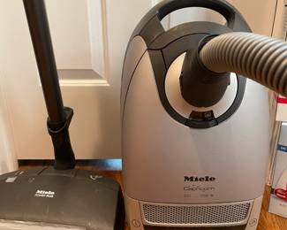 W156 - $350. Meile Capricorn Model S5981.