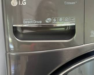 W133 - $1000. LG Washer/Dryer set. Excellent condition!