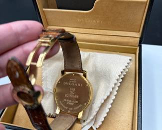 J27 - $6500. Bvlgari BB42GL Auto 18kt Mens Watch. WORKS! Some scratching on the gold case - I don't see any scratches on the crystal.