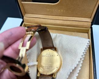 J27 - $6500. Bvlgari BB42GL Auto 18kt Mens Watch. WORKS! Some scratching on the gold case - I don't see any scratches on the crystal.