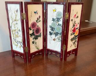 W32 - $25. Decorative Table top screen. Measures 16" x 10" tall.