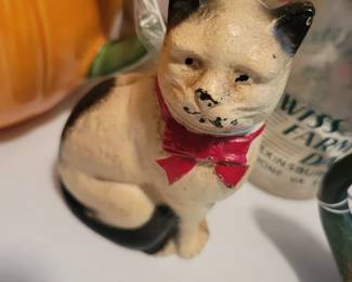 Vintage metal cat bank