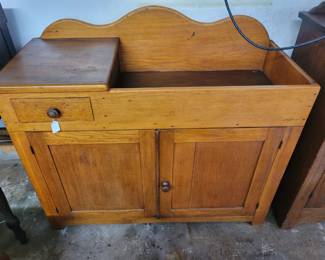 Primtive wash stand