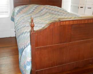 Antique full sized bed