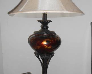 Table lamp