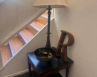 Decor: Side lamp, decorative bowls, letter R and a slate top square side table 19 x19