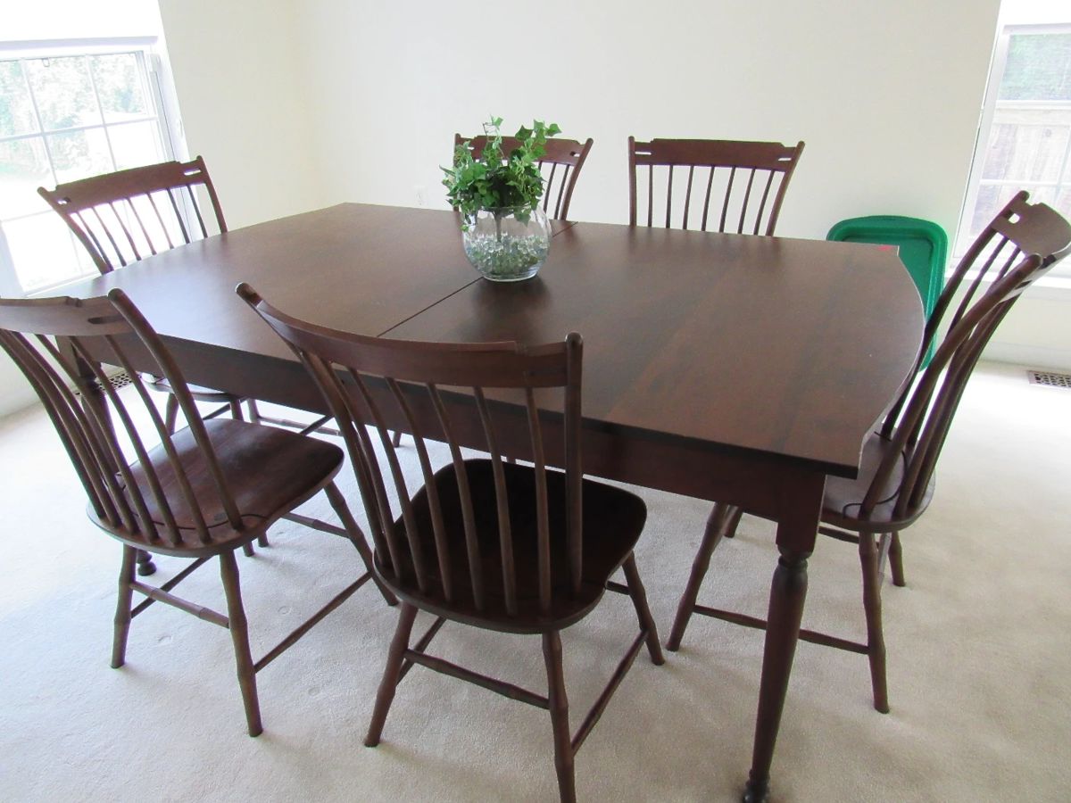 Gorgeous Samuel Case (Purcellville, VA) dining room table, chairs, extra extension.