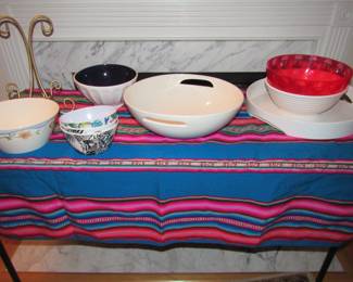Lots of summertime/PicNic tableware to pick