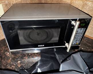 RCA Microwave oven
