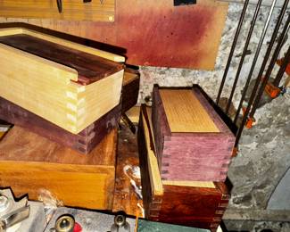 fabulous wooden boxes with dovetailed edges