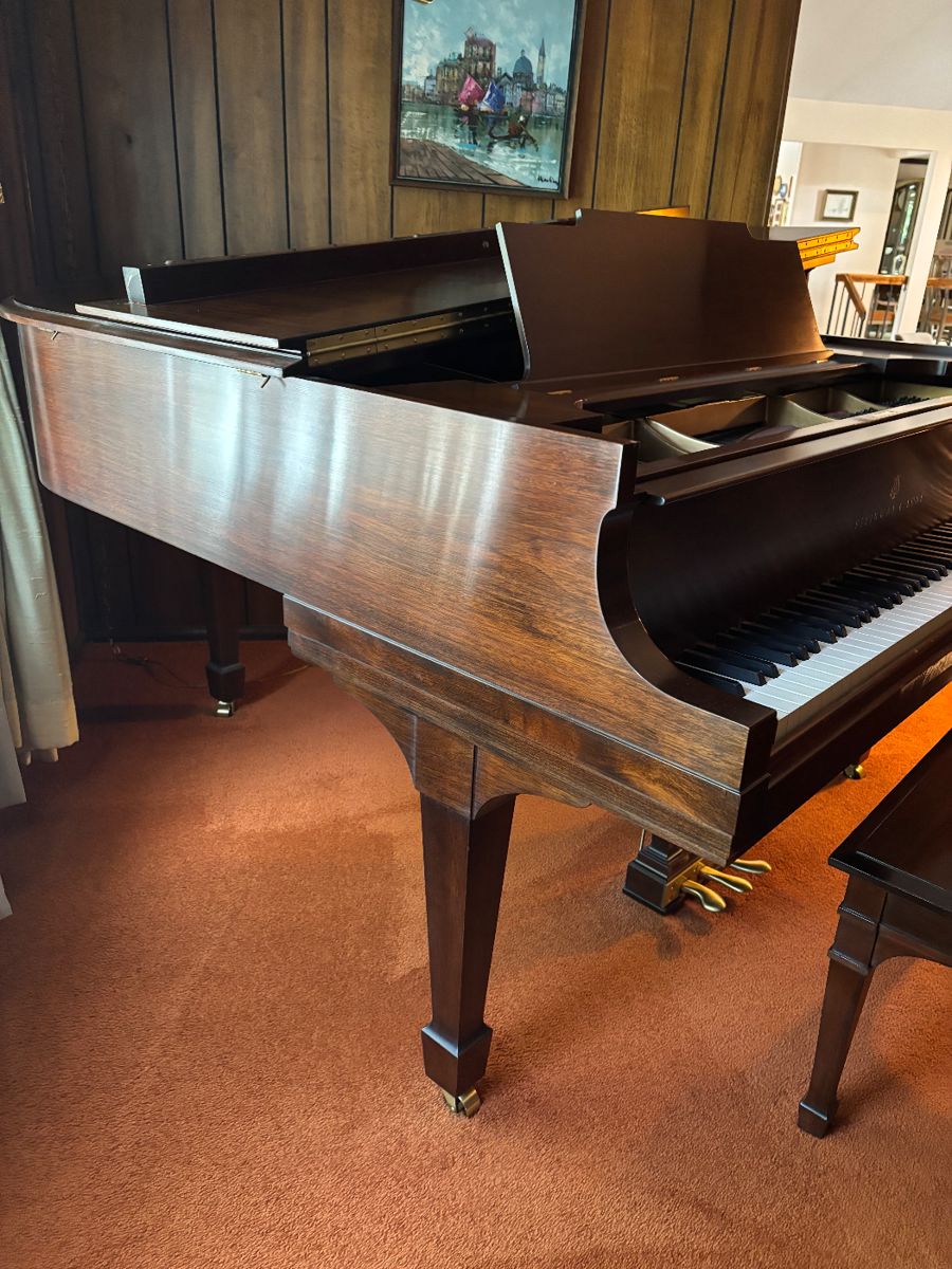 STEINWAY PIANO