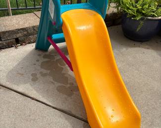 LITTLE TYKE SLIDE