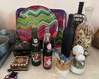 DECOR & COMMERATIVE SODA BOTTLES
