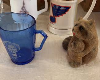 VINTAGE MUGS