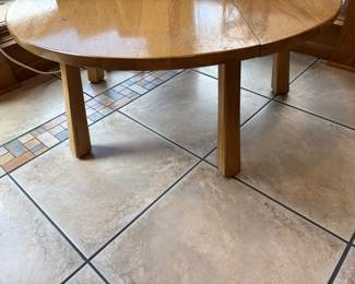 ROUND COFFEE TABLE