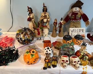 THANKSGIVING HOLIDAY DECOR