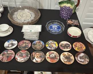Boyd’s Bears calendar plates