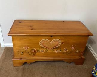 Lane cedar chest
