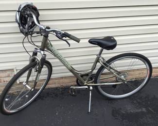 SCHWINN Avenue Hybrid Bicycle