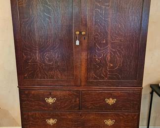 Antique linen press