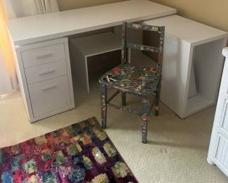 Fabulous desk which can be designed to your liking!