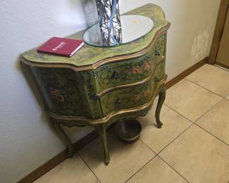 Small buffet type chest