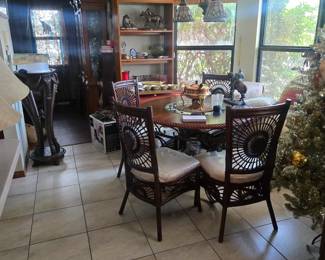 Really nice rattan kitchen table and chairs