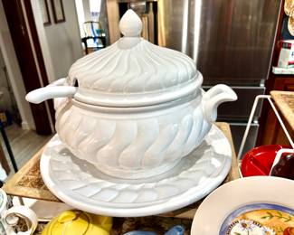 Large tureen