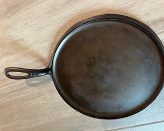 Cast iron comal/griddle