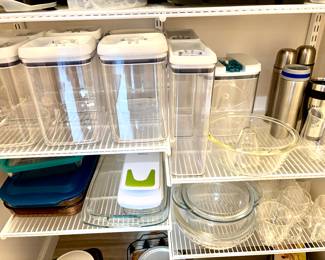 Storage containers