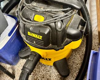 DeWalt shop vac