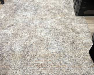 Grey and beige tone 5x8 rug