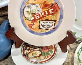 Set of dessert plates